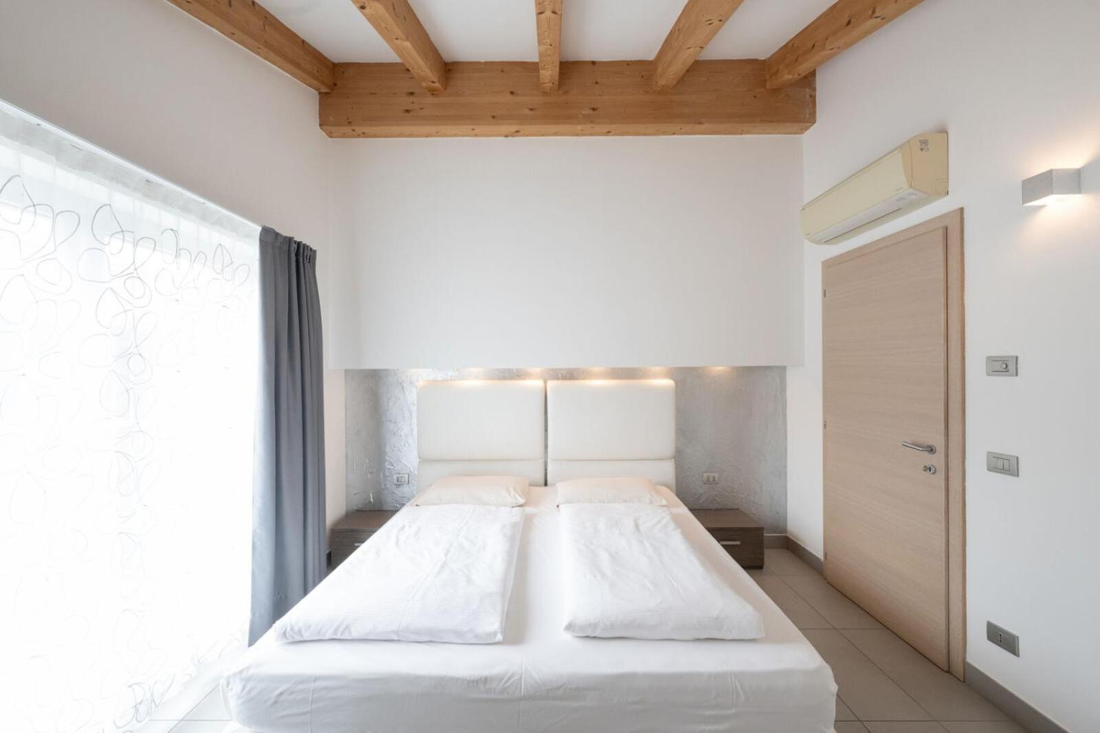 Residence Desiree Riva del Garda Exterior foto