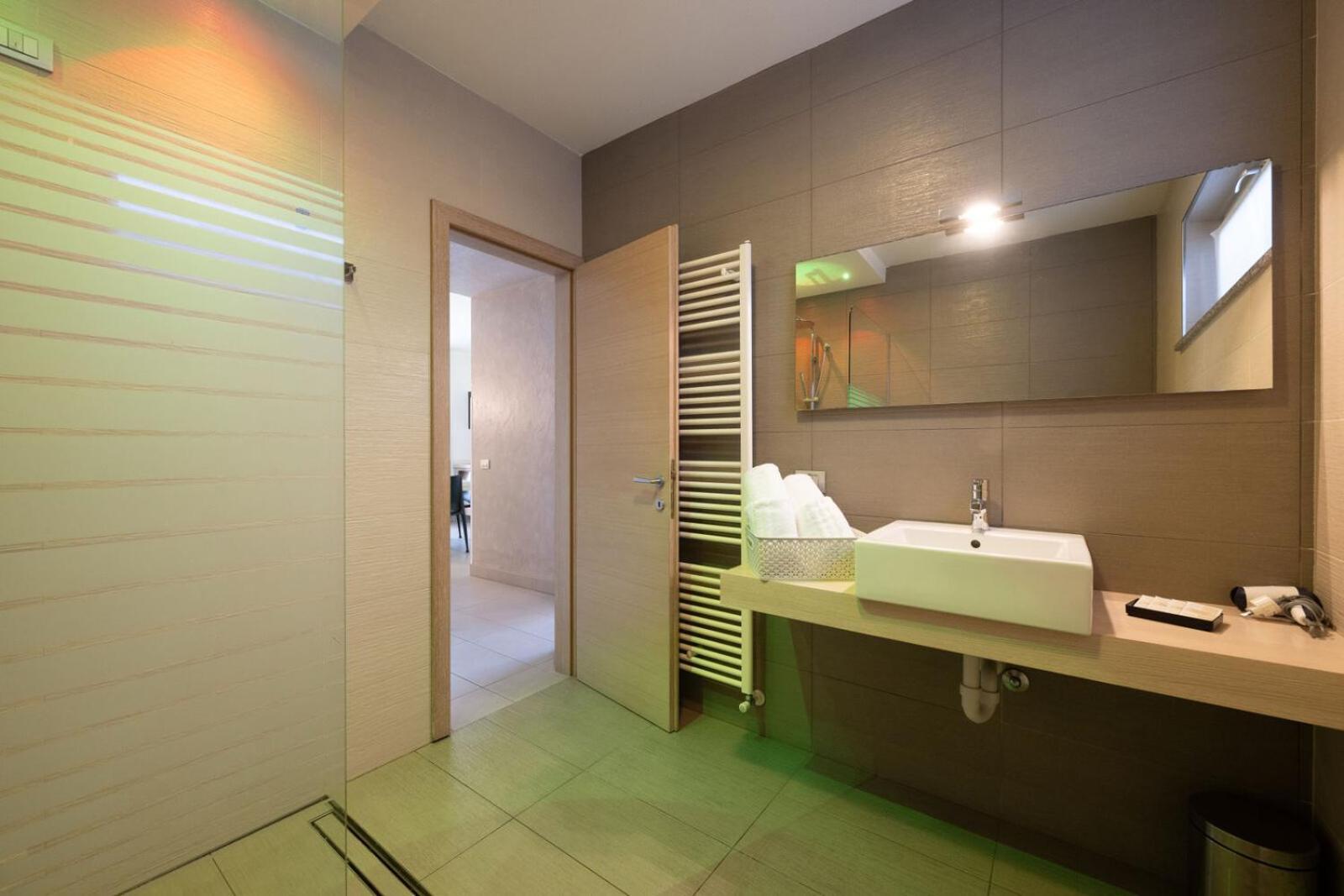 Residence Desiree Riva del Garda Exterior foto
